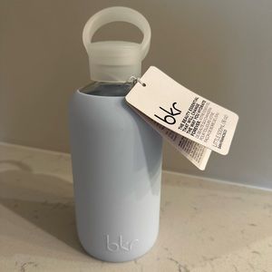 bkr bottle NWT little size (500 mL/16 oz) in Grace